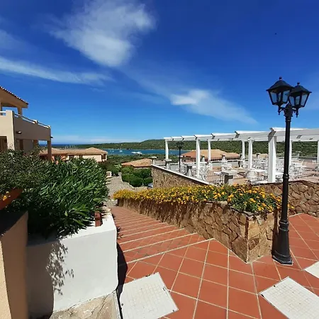 Baia De Bahas- Aure Апартаменты *